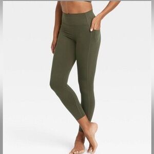 women’s army green leggings like new